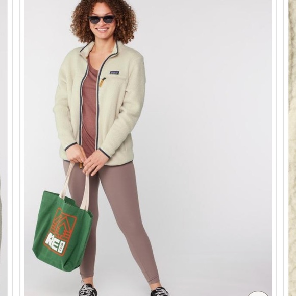 Patagonia Women's Retro Pile Jacket in natural - Picture 6 of 7